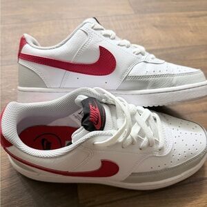 Nike (WMNS) Nike Court Vision Low 'White University Red'